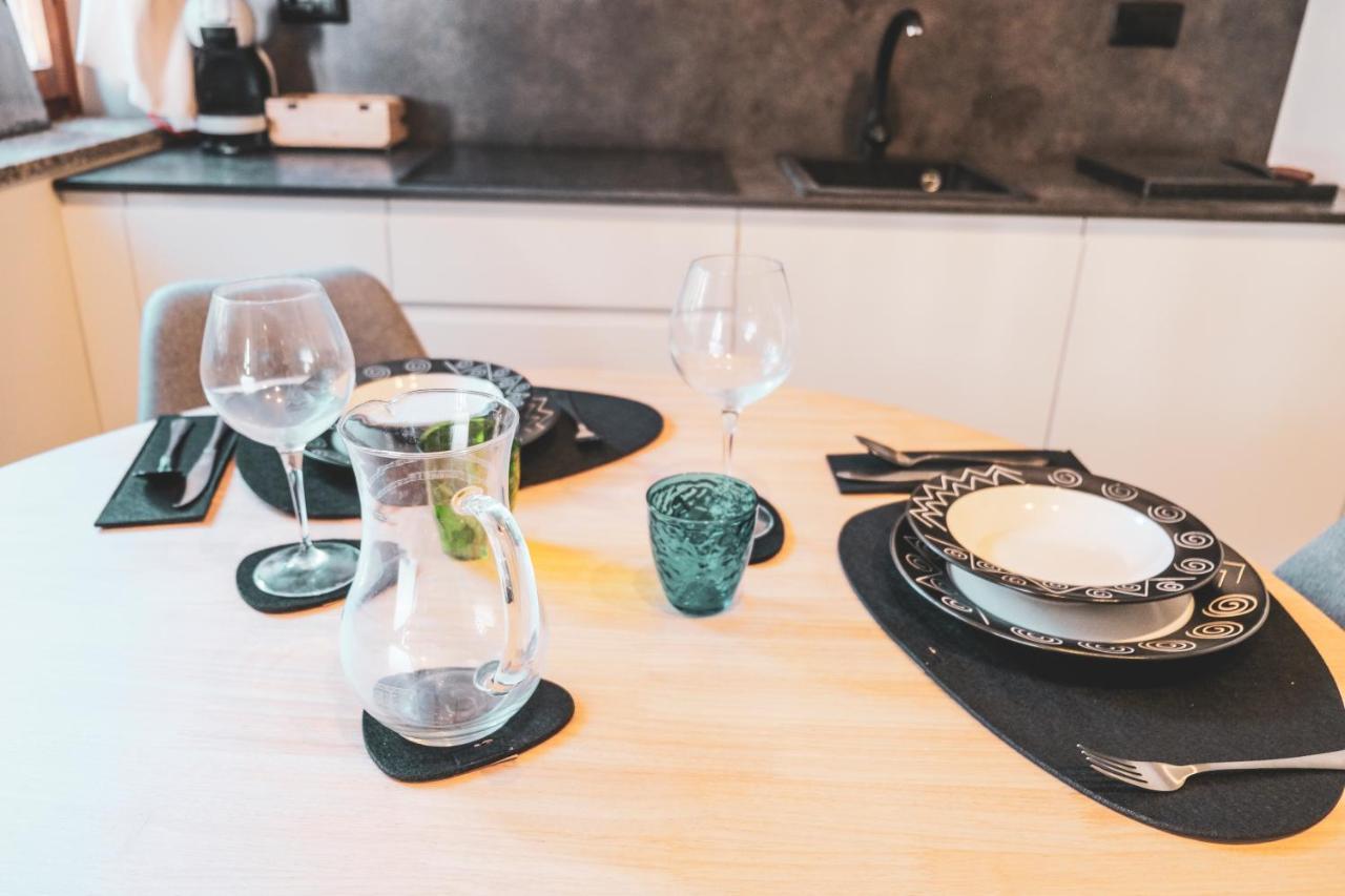 Suite Yenne 2 칼리아리 외부 사진